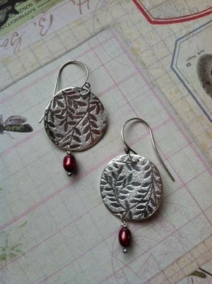 Earrings With Leaf Design
